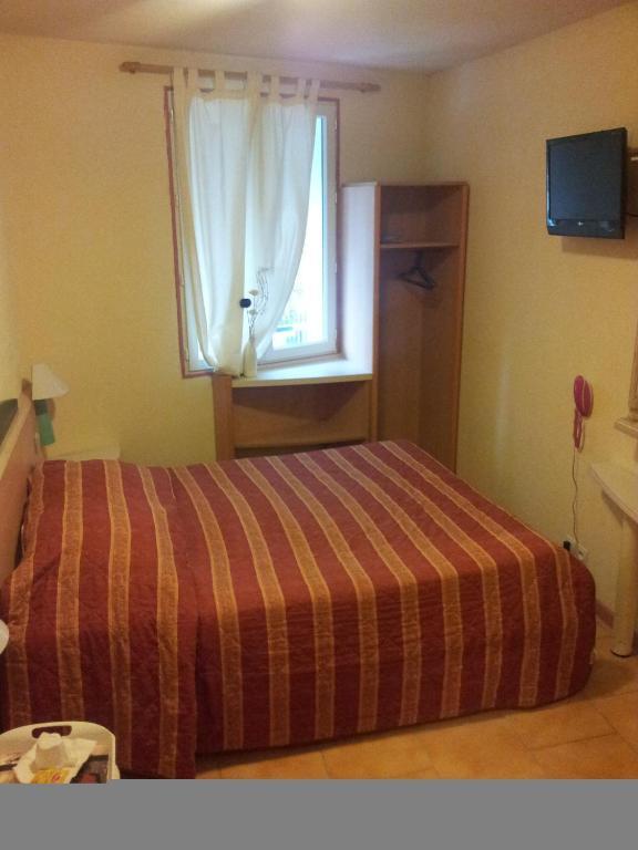 Hotel Royal Colombes Aulnay-sous-Bois Room photo