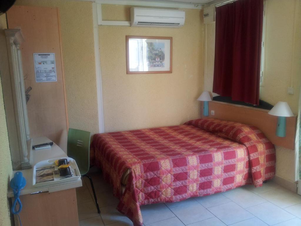 Hotel Royal Colombes Aulnay-sous-Bois Room photo