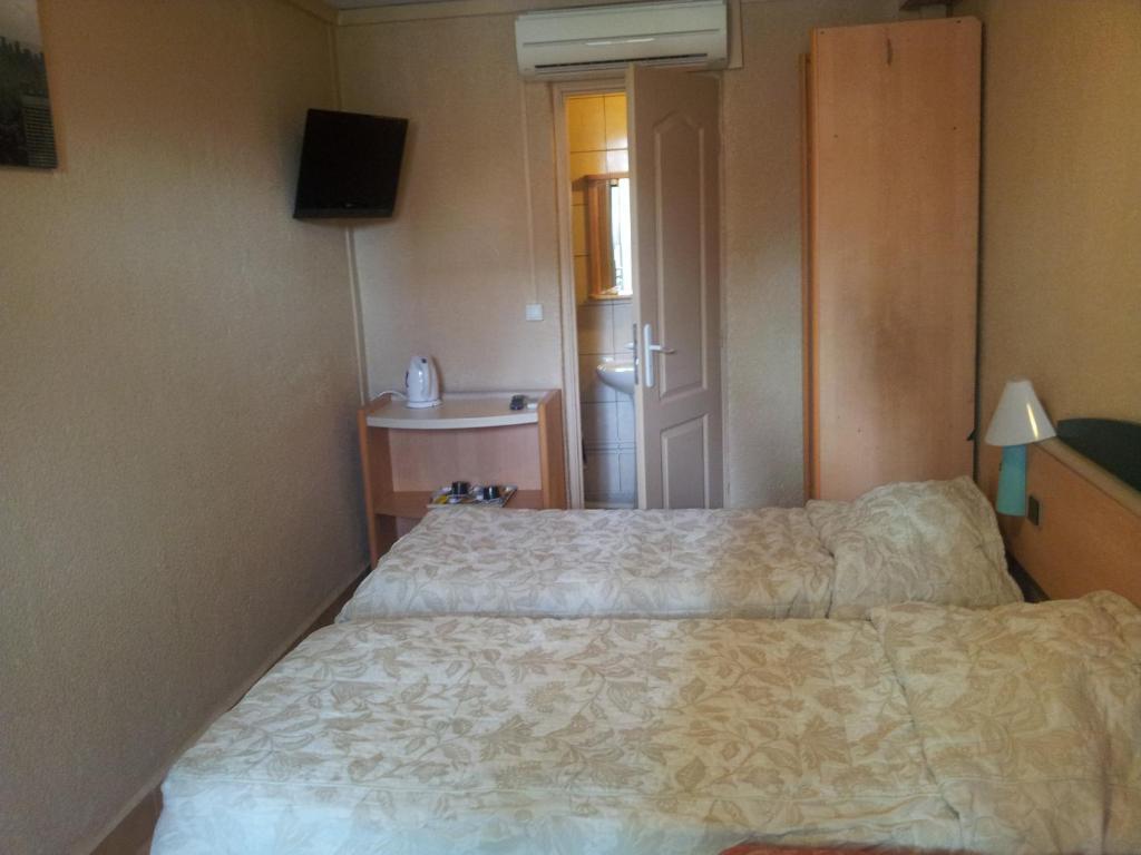 Hotel Royal Colombes Aulnay-sous-Bois Room photo